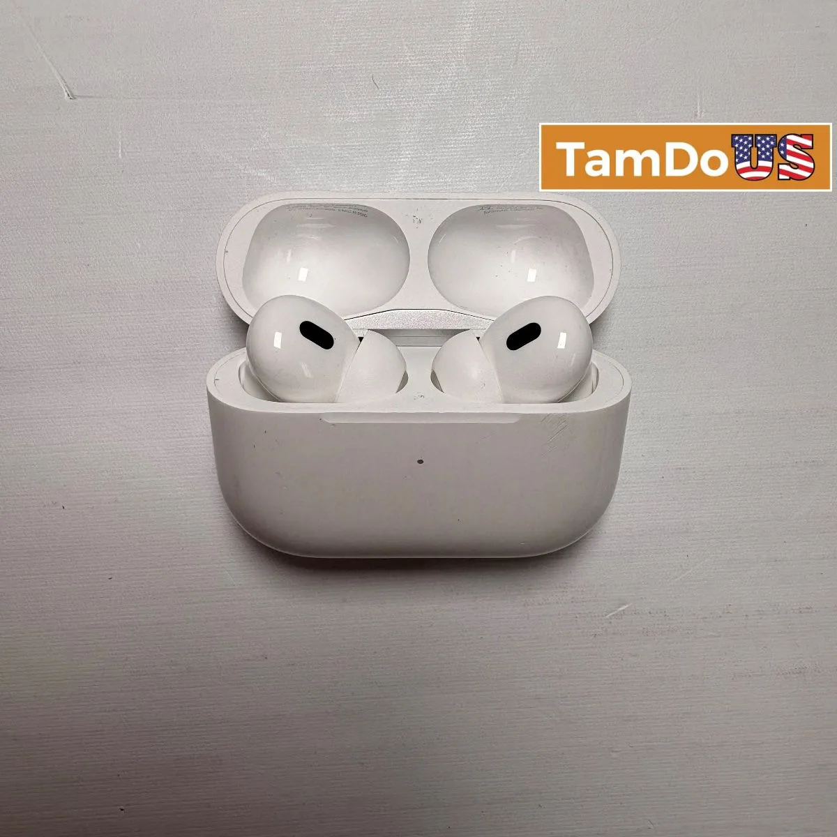 Apple AirPods Pro (2nd Gen) with MagSafe Charging Case (USB-C) Wireless Earbuds - Photo 1 - Real photo at TamDoUS Salt Lake City