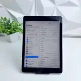 Apple iPad (5th Gen) 32GB, Wifi Only, Space Gray - Thumbnail 3