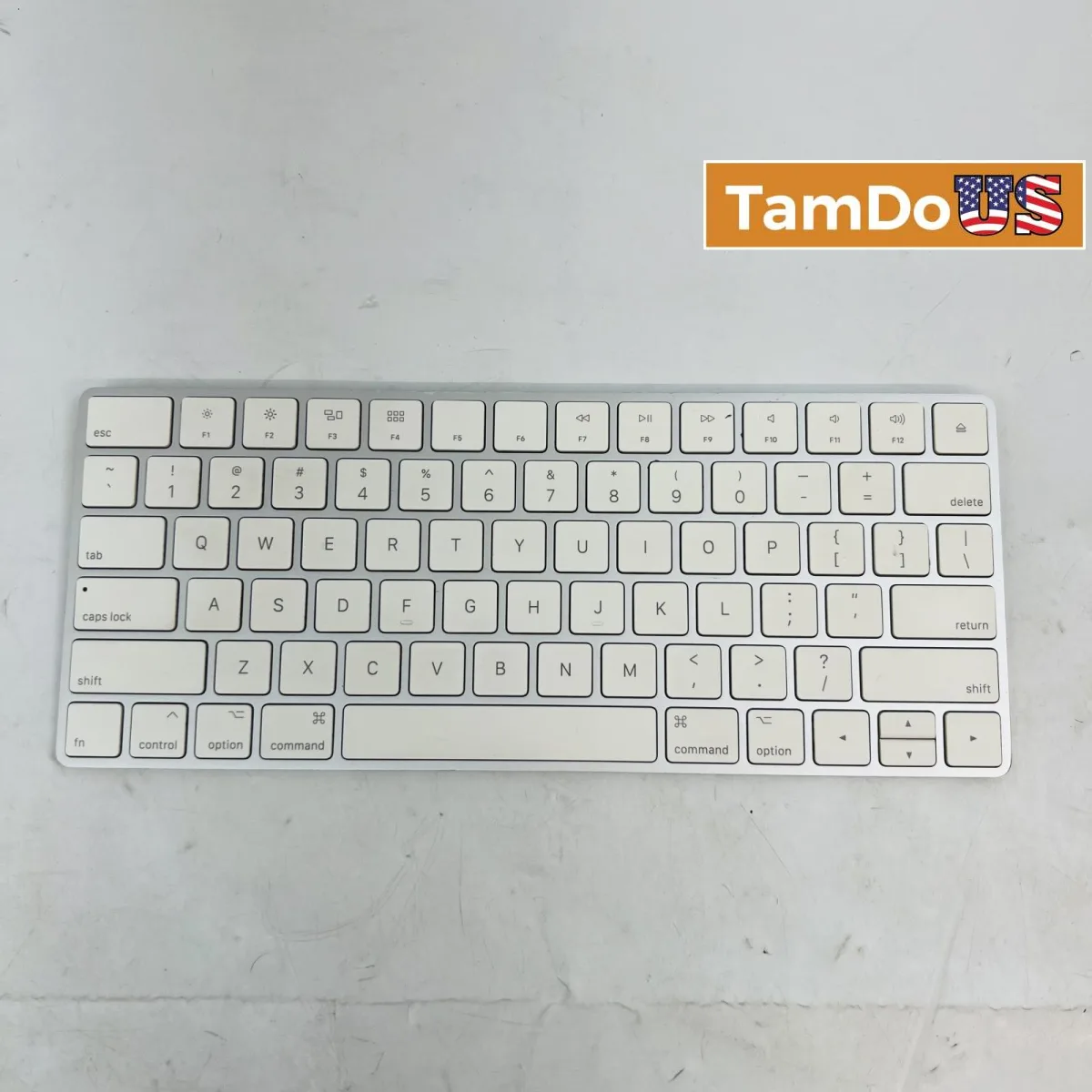 Apple Magic Keyboard A1644, Wireless Bluetooth, Rechargeable, Silver/White - Photo 1 - Real photo at TamDoUS Salt Lake City