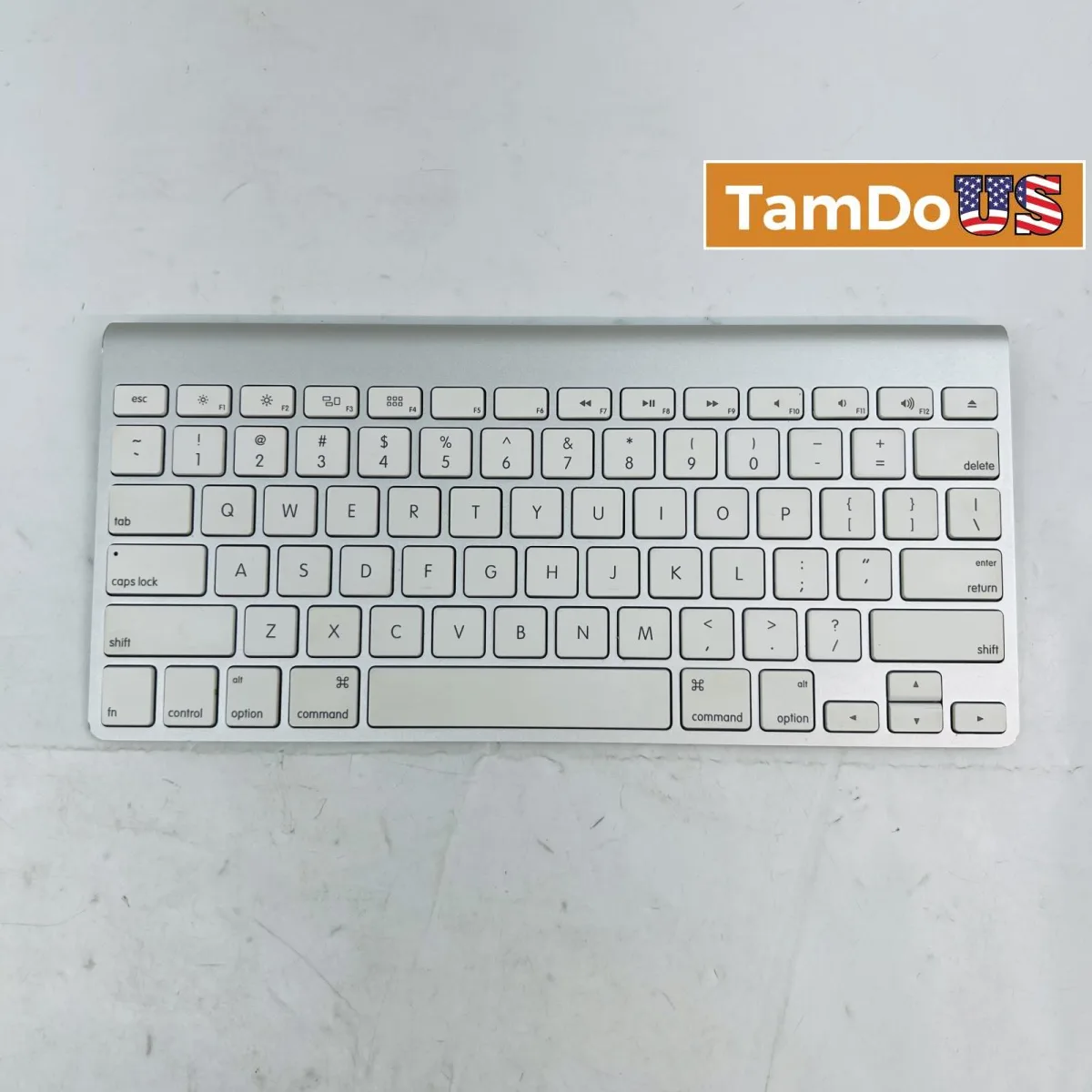 Apple Wireless Keyboard A1314, Bluetooth, Aluminum, Compact - Photo 1 - Real photo at TamDoUS Salt Lake City