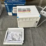 GE - 250 Sq. Ft. 6000 BTU Window Air Conditioner, White - Thumbnail 3