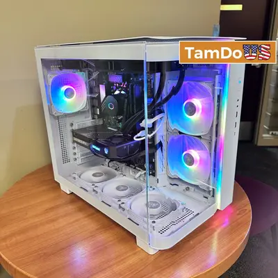 Skytech Gaming King 95 Desktop, Ryzen 7 9700X, 16GB DDR5, 1TB, RTX 5060 Ti 16GB at Desktops & All-in-Ones in good condition
