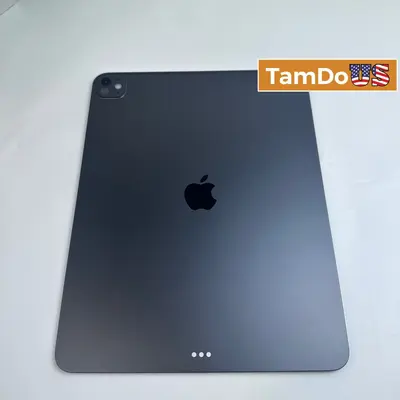 iPad Pro 13-inch (M5) Wi-Fi Only | 256GB | Space Black at Tablet & eBook Reader Accs in excellent condition
