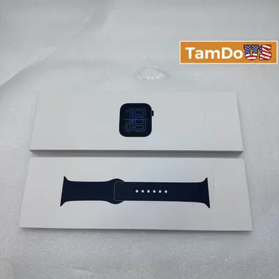 Apple Watch SE (3rd Gen, Cellular) 40mm Midnight AL Case Sport Band S/M at Smart Watches in excellent condition