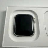 Apple Watch SE (3rd Gen, Cellular) 40mm Starlight AL Case Sport Band S/M - Thumbnail 5