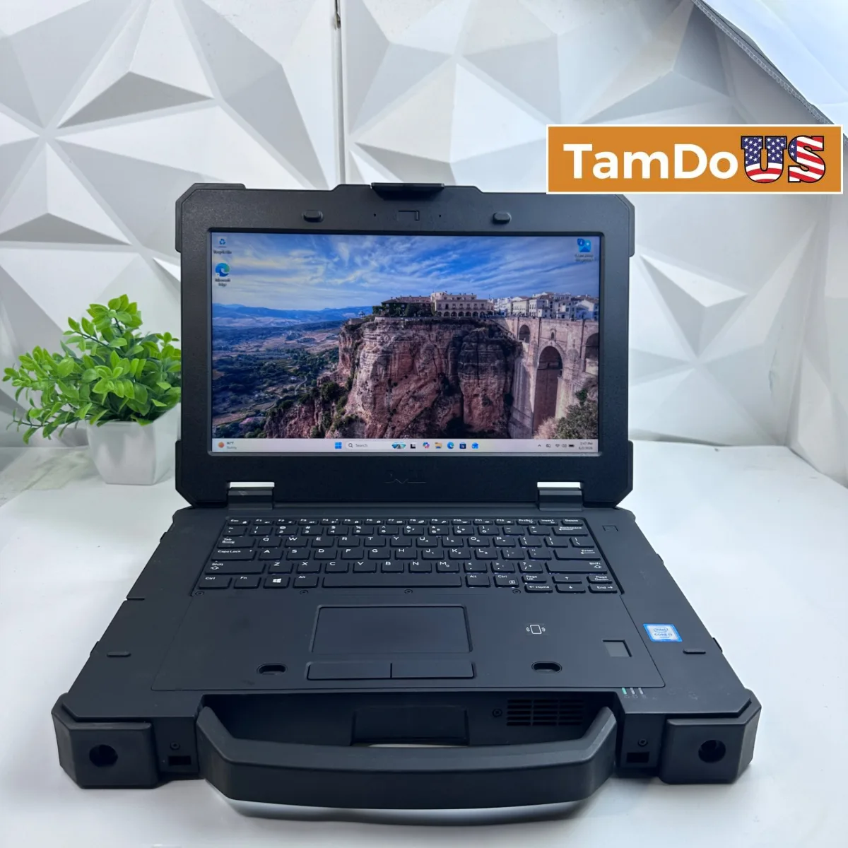 Dell Latitude 7414 Rugged Extreme 14", i7-6600U, 16GB, 256GB SSD, Radeon R7 M360 - Photo 1 - Real photo at TamDoUS Salt Lake City