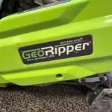 GeoRipper $2499 GR520 74cc 4.7HP Handheld Gas Powered Mini Trencher Kit - Thumbnail 5