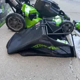 Greenworks Pro 80V 22" Lawn Mower Self-Propelled w 2x 4Ah Battery Charger - Thumbnail 6