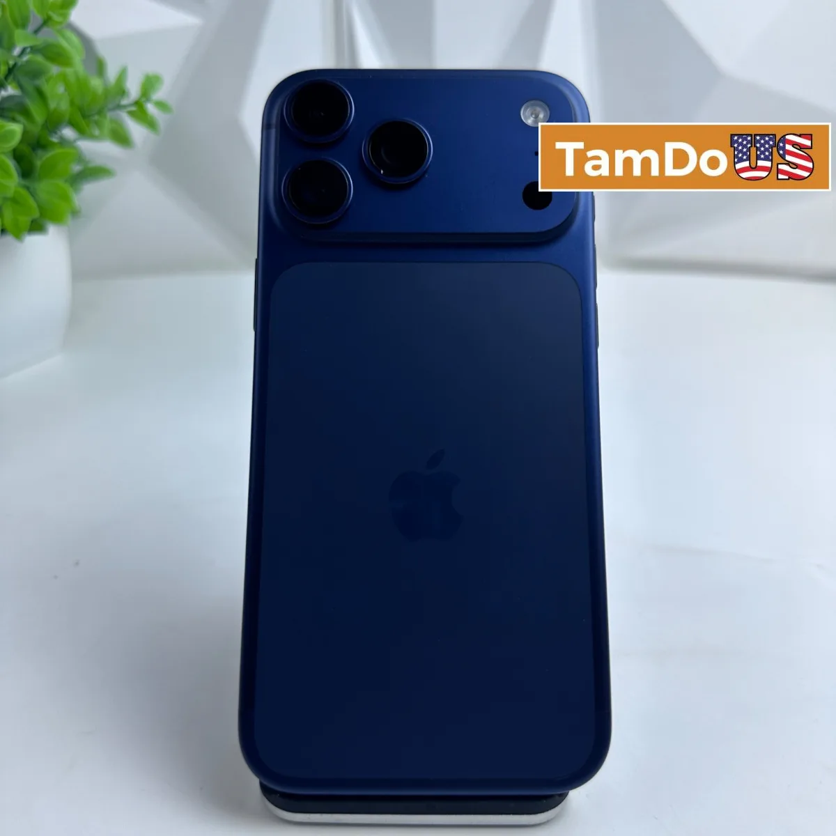 iPhone 17 Pro Max | 256GB | Deep Blue | Unlocked - Photo 1 - Real photo at TamDoUS Salt Lake City