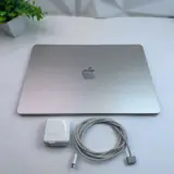 MacBook Air (15-inch, M4, 2025) 10-Core GPU, 16GB, 512GB SSD, Star Light - Thumbnail 2