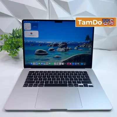 MacBook Air (15-inch, M4, 2025) 10-Core GPU, 16GB, 256GB SSD, Silver at Laptops & Netbooks in excellent condition