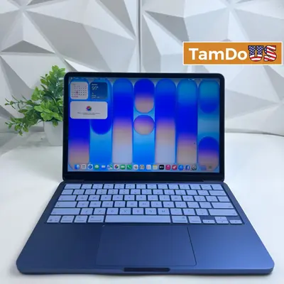 Macbook Neo (13-inch, A18 Pro) 5-Core GPU, 8GB, 256GB SSD - Indigo at Laptops & Netbooks in excellent condition