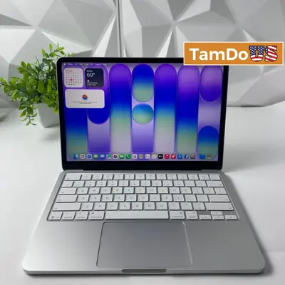Macbook Neo (13-inch, A18 Pro) 5-Core GPU, 8GB, 512GB SSD, Silver at Laptops & Netbooks in excellent condition