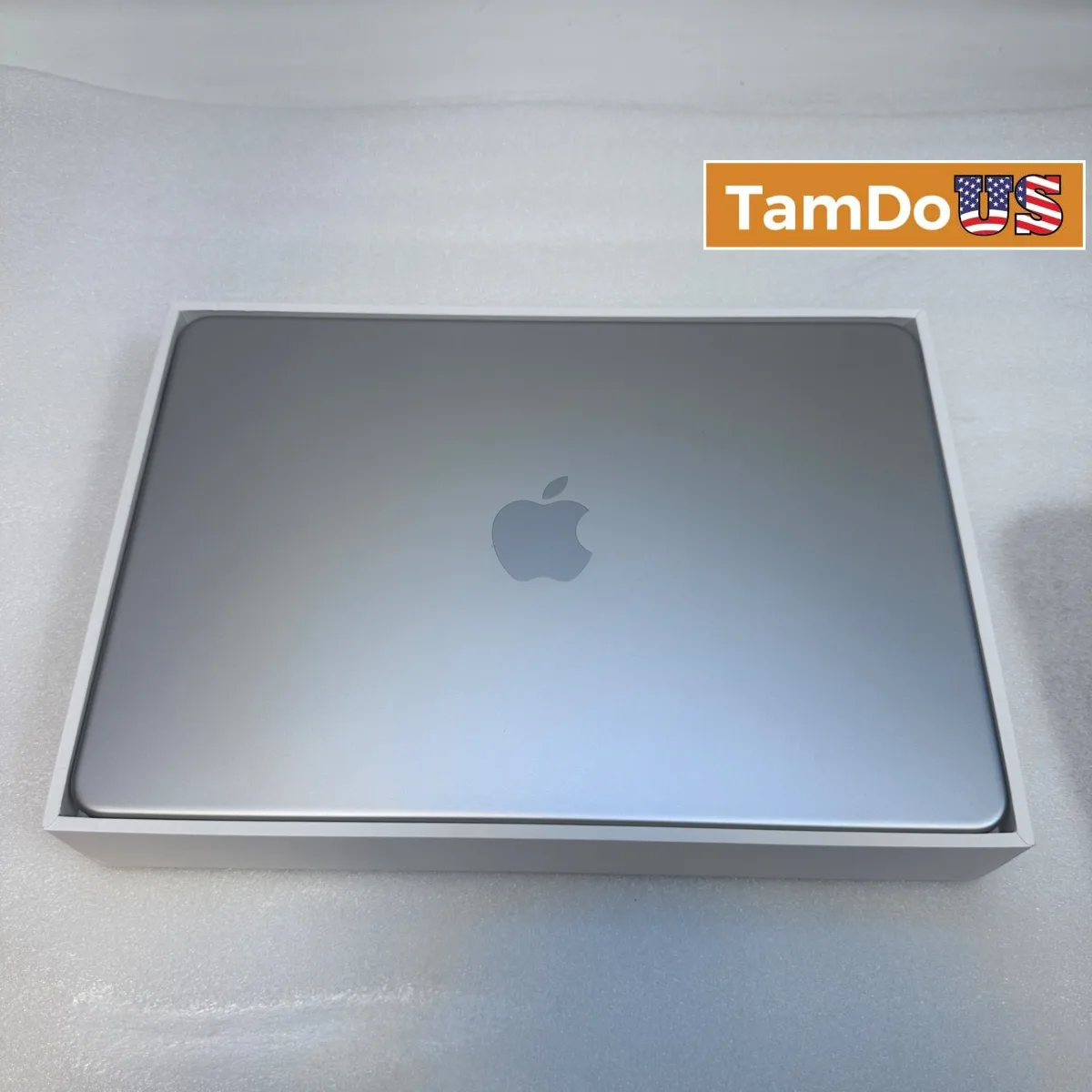 Macbook Neo (13-inch, A18 Pro) 5-Core GPU, 8GB, 512GB SSD, Silver - Photo 1 - Real photo at TamDoUS Salt Lake City