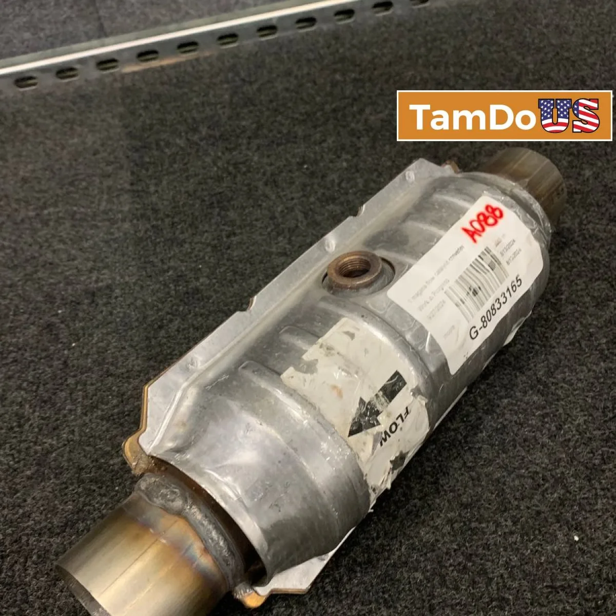 Magnaflow 51355 Universal Catalytic Converter for Acura RSX & Honda Civic/S2000 - Photo 1 - Real photo at TamDoUS Salt Lake City