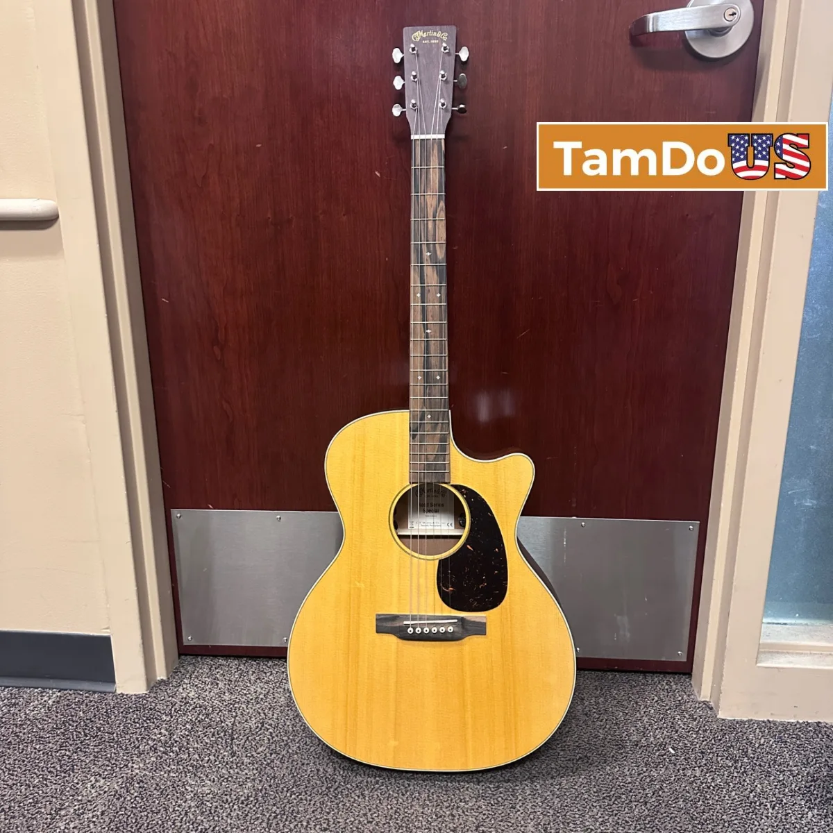 Martin GPC-10E Special Road Series Acoustic Electric Guitar Cutaway Natural Case - Photo 1 - Real photo at TamDoUS Salt Lake City