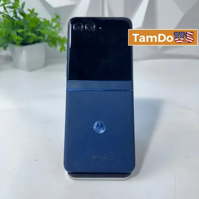 Motorola Razr 2025 | 256GB | Unlocked | Blue - Foldable Smartphone at Cell Phones & Smartphones in good condition