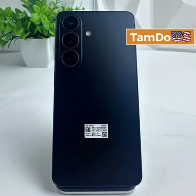 Samsung Galaxy S26 (SM-S942U) 256GB | UNLOCKED for US Domestic Carriers at Cell Phones & Smartphones in excellent condition
