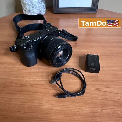 Sony Alpha 6400 APS-C Mirrorless Camera with FE 50mm f/1.8 Lens at Cameras & Photo in excellent condition