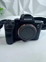 Sony Alpha a7 III Mirrorless Camera with FE 28-70 mm F3.5-5.6 OSS Lens - Thumbnail 3