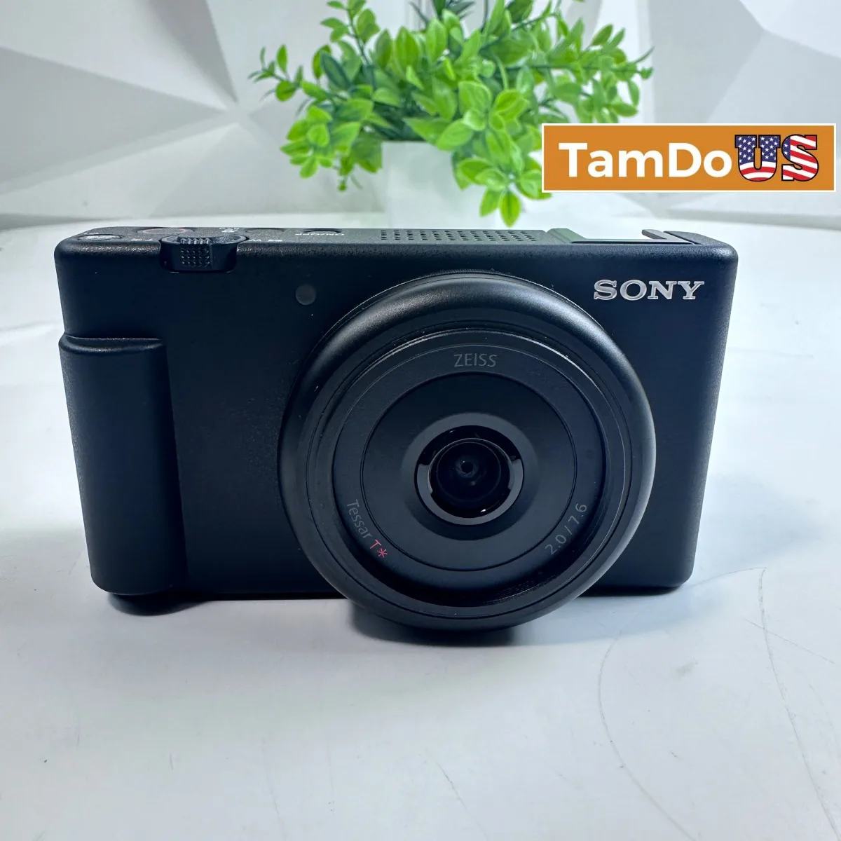 Sony ZV-1F Vlog Camera for Content Creators and Vloggers - Black - Photo 1 - Real photo at TamDoUS Salt Lake City