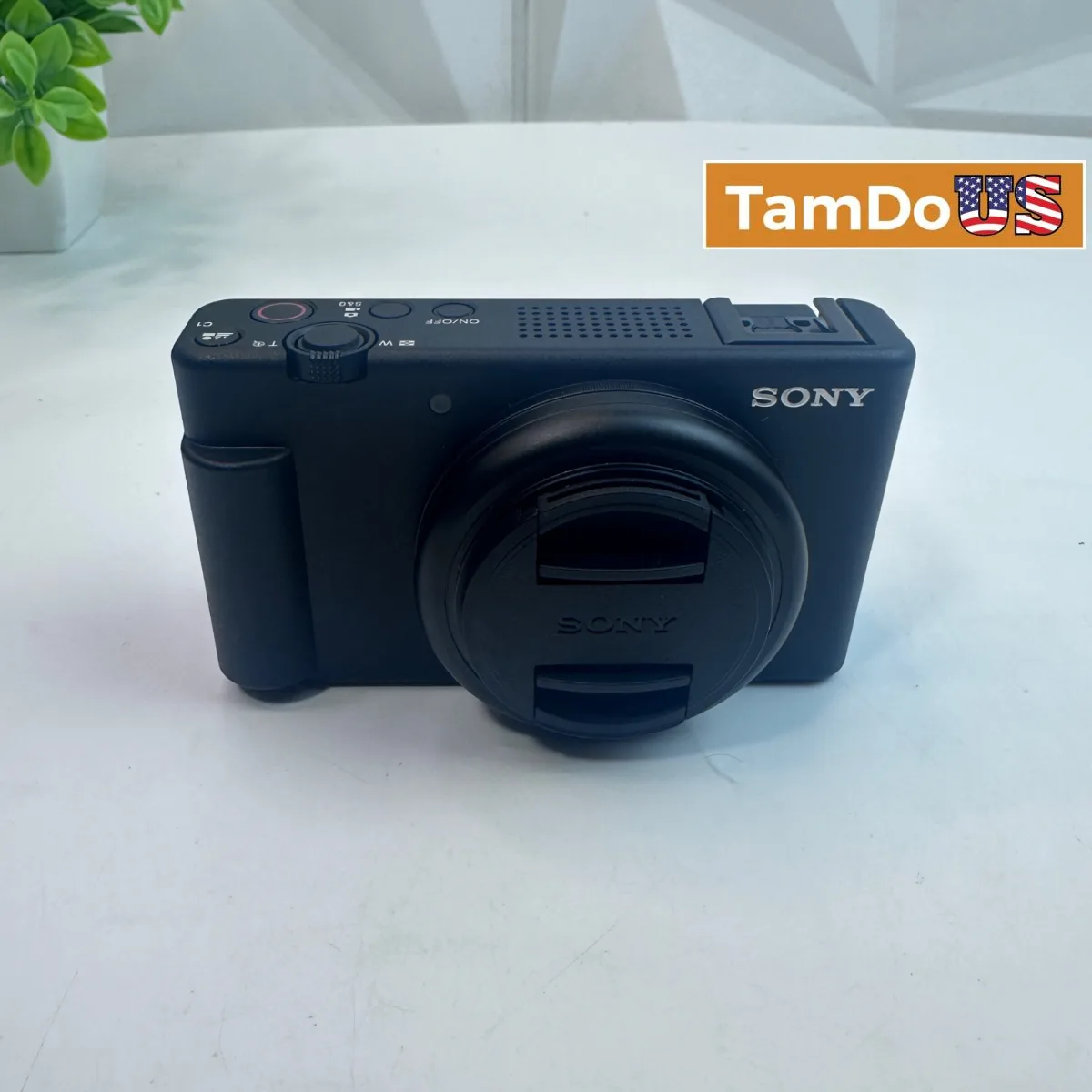 Sony ZV-1F Vlogging Camera + Case + ZeeTech Bundle Black - Photo 1 - Real photo at TamDoUS Salt Lake City